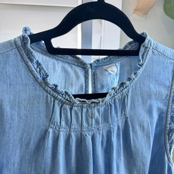 Old Navy denim sleeveless tank. Size Large - Picture 4 of 8
